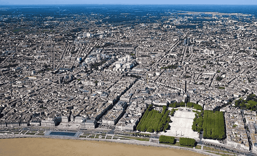 Être serrurier à Bordeaux, ce n’est pas seulement intervenir dans une ville. C’est connaître ses quartiers, ses accès, ses contraintes, et être capable de se déplacer rapidement. C’est pourquoi nous avons développé une présence locale forte dans toute la métropole bordelaise. 👉 Nous intervenons aussi bien pour : ouverture de porte changement de serrure dépannage en urgence ➡️ Découvrez notre service principal : Serrurier Bordeaux